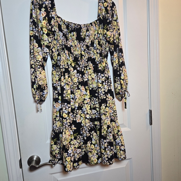 Floral Black Dress - Picture 4 of 4